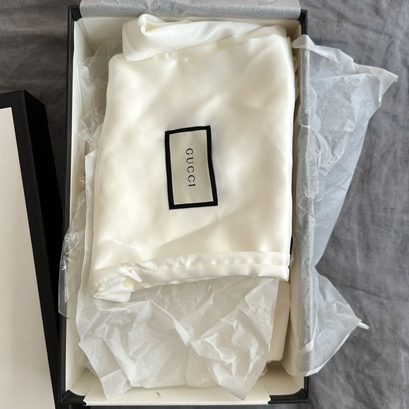 BOX only. GUCCI shoes box - Picture 5 of 8